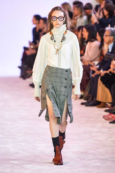 Look 5